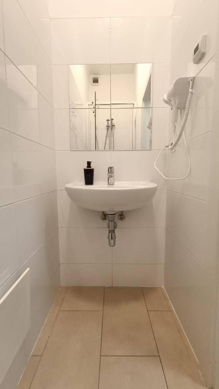 Apartamento Deluxe Studio In Josefstaedter Strasse Area Viena Exterior foto